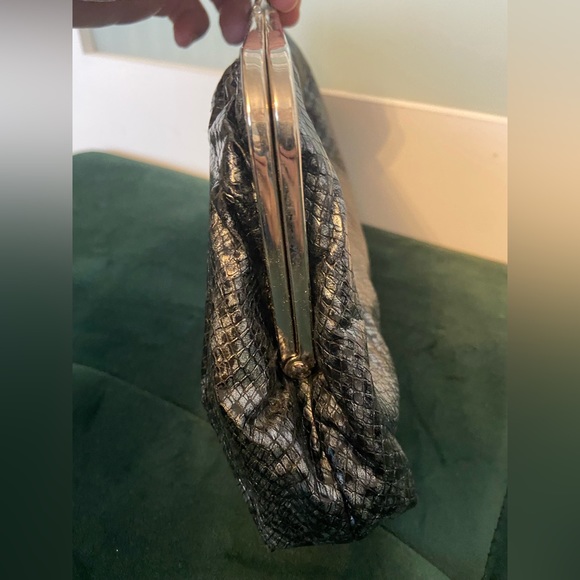 Faux snake print clutch - Picture 5 of 7